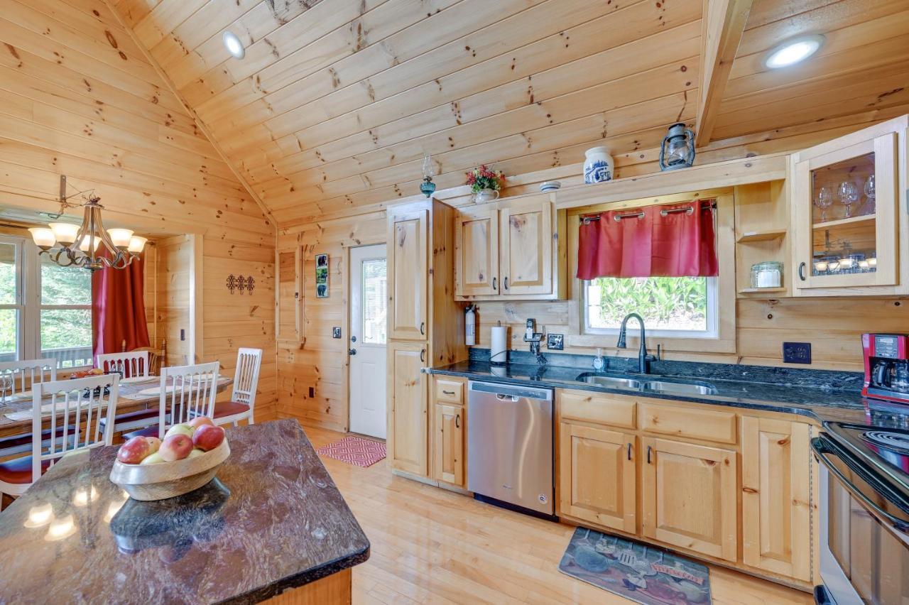 Warm And Cozy Cabin With Deck On Top Of The Blue Ridge Fancy Gap Екстериор снимка