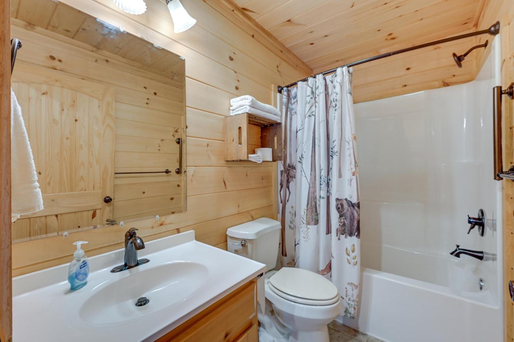 Warm And Cozy Cabin With Deck On Top Of The Blue Ridge Fancy Gap Екстериор снимка