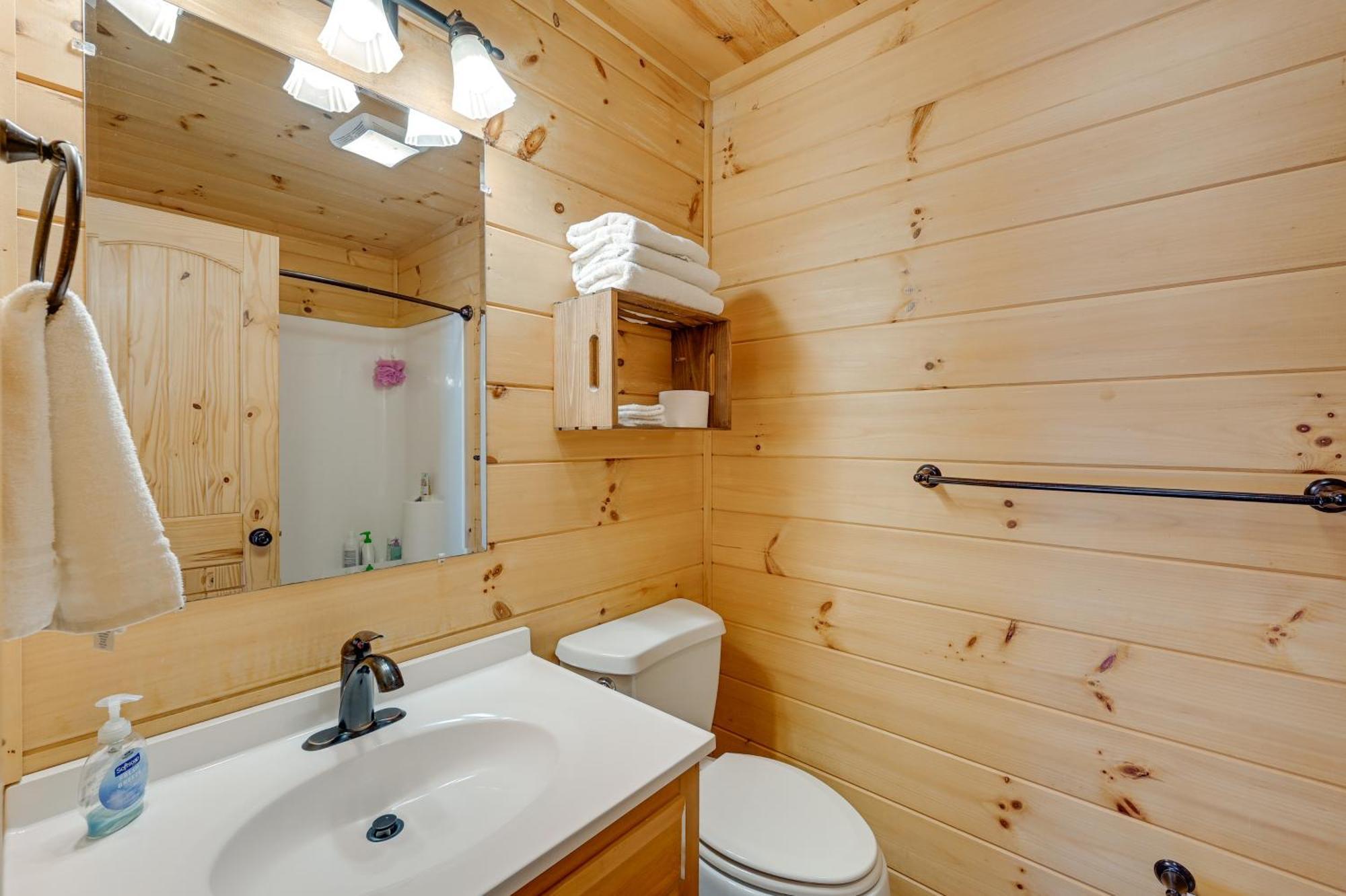 Warm And Cozy Cabin With Deck On Top Of The Blue Ridge Fancy Gap Екстериор снимка