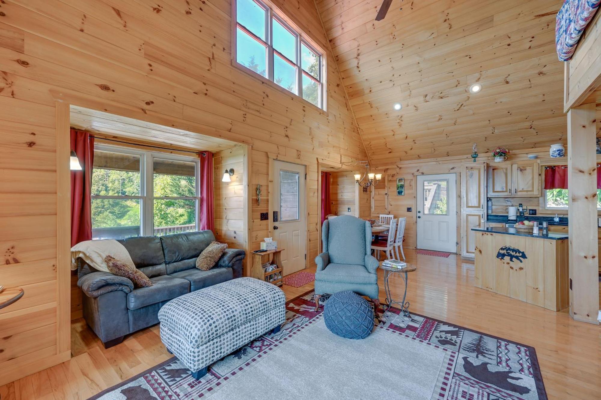 Warm And Cozy Cabin With Deck On Top Of The Blue Ridge Fancy Gap Екстериор снимка
